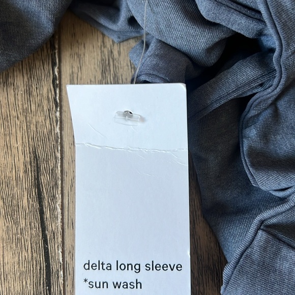 Lululemon Delta Long Sleeve *Sun Wash - Picture 8 of 8